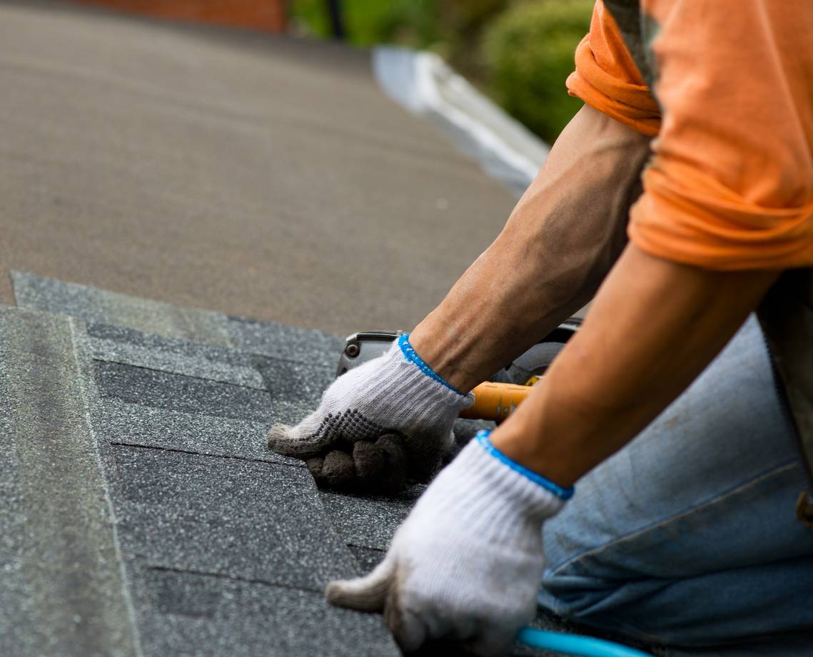roofer work